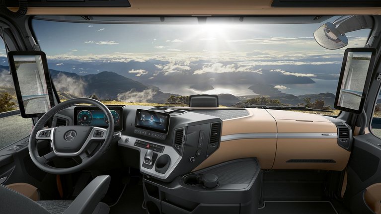 Multimedia Cockpit im neuen Actros