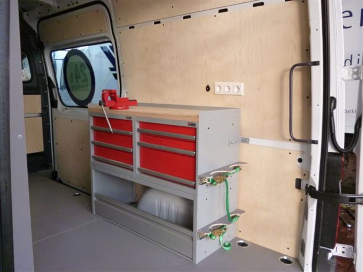 Laderaumschutz Boden- und Wandverkleidungen