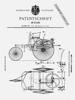 Am 29. Januar 1886 erhielt Carl Benz unter der Nummer 37 435 das deutsche Patent auf sein Motorfahrzeug. Diese Patenschrift markiert den Beginn des Automobilismus.