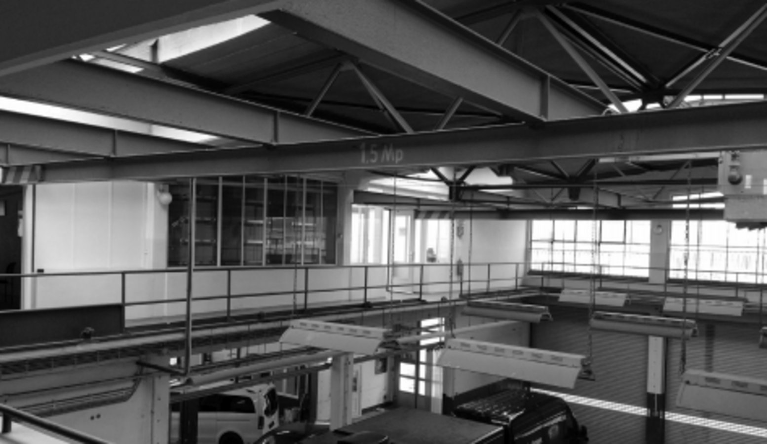 Ehemalige VEB Kraftverkehrshalle am Schloz Wöllenstein Standort Chemnitz