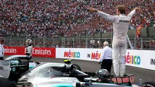 Nico Rosberg gewinnt mit seinem Silberpfeil den Grand Prix in Mexiko.